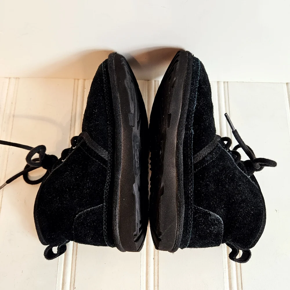 UGG Neumel II Chukka Boots Kids 1 Ankle Suede Wool Lined Lace Up Black Cozy